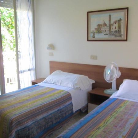 Hotel Toledo Rimini Exterior foto