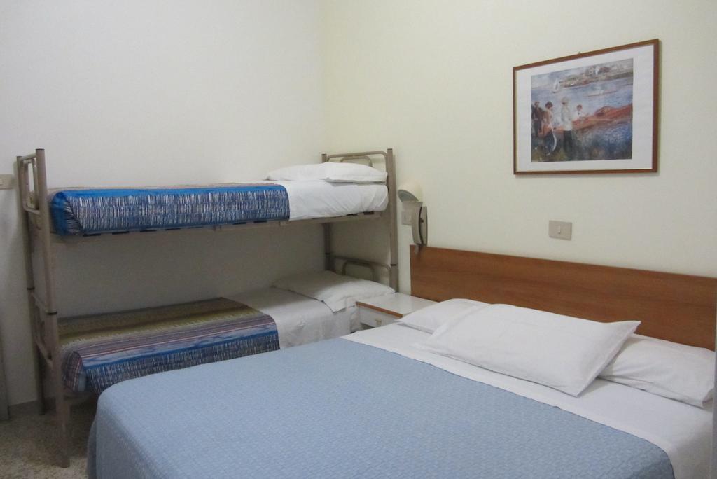 Hotel Toledo Rimini Zimmer foto